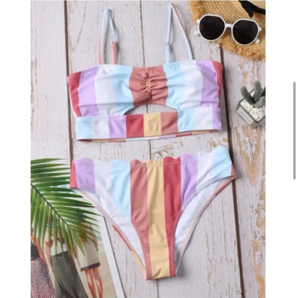 🎉LAST ONE🎉Color block striped scalloped bikini set - Picture 3 of 5